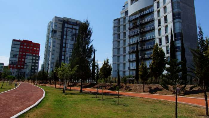 Torres residenciales con área verde
